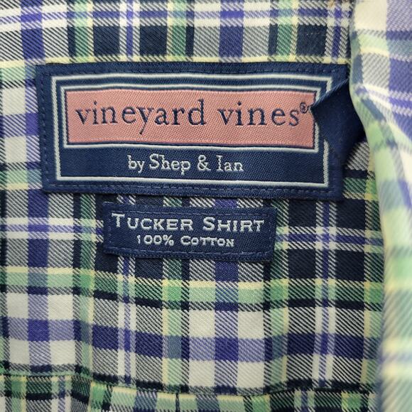 Vineyard Vine Men's Button Front Green Plaid Tucker Shirt Size M 62223-0292 - Picture 4 of 8